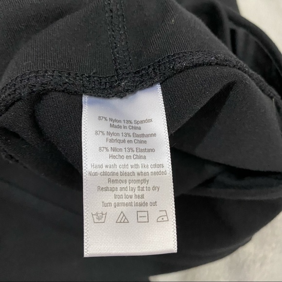 Alo • Crop Leggings - Picture 5 of 6